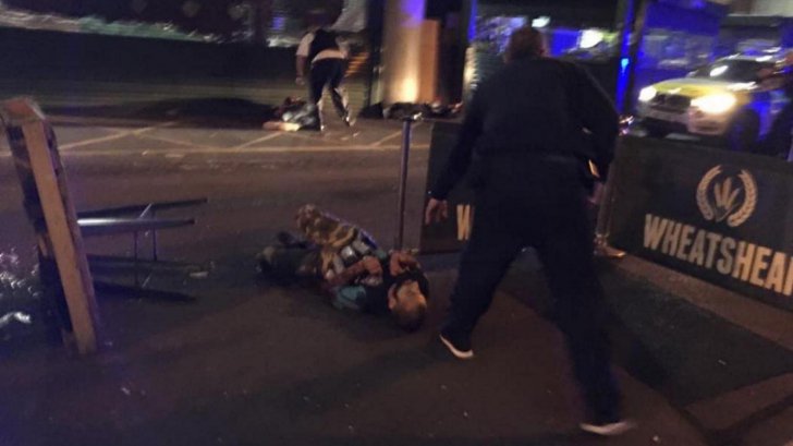 LONDRA, LOVITĂ DE TREI ATACURI TERORISTE / Prima imagine cu suspecții împușcați de poliție. Aveau canistre pe ei - ataclondrasuspect32730800-1496553057.jpg