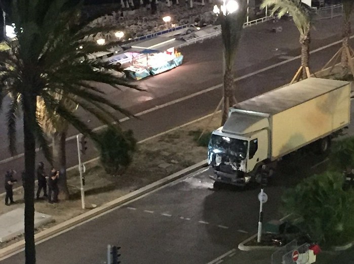 Atacul de la Nisa a fost revenidicat de gruparea teroristă Stat Islamic - atacnisa-1468660369.jpg