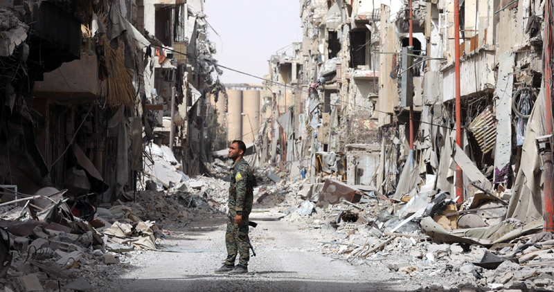 Atacurile coaliției asupra Raqqa ar fi încălcat legislația internațională - atacurile-1528206935.jpg