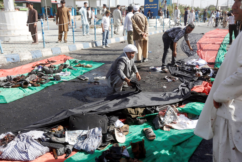 Cel puțin 27 de morți și 35 de răniți într-o explozie produsă într-o moschee șiită din Kabul - atentatkabul-1479729953.jpg