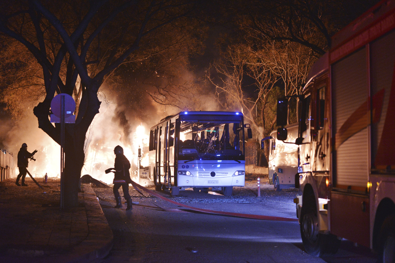 Atentat în capitala Turciei. Sunt zeci de morți și răniți - atentatturcia-1457959924.jpg