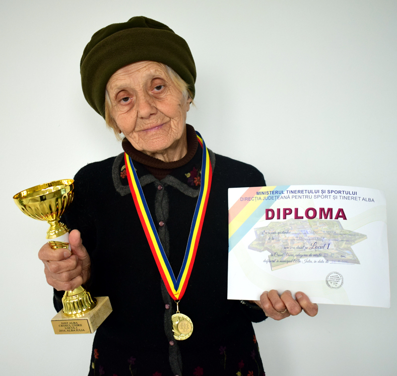 Atleta veterană Veronica Negreanu a câștigat Crosul Unirii, de la Alba Iulia - atleta-1480352337.jpg