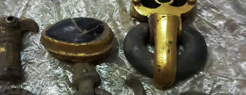 Doi bărbați au descoperit întâmplător bijuterii din aur și argint, din perioada migrațiilor - aur-1523021132.jpg