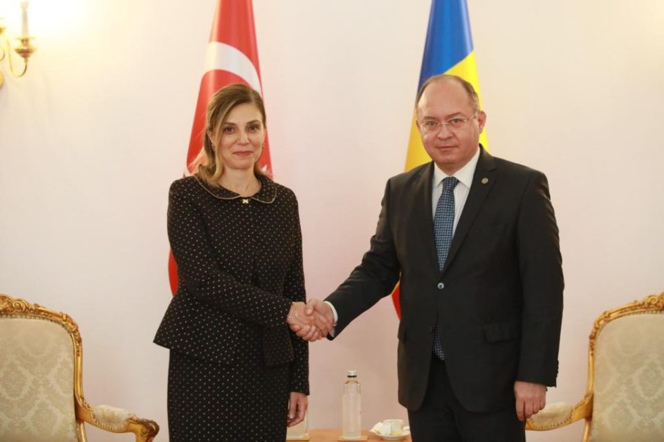 Ambasadoarea Turciei îşi încheie misiunea diplomatică în România - aurescuambasadoare-1671044030.jpeg