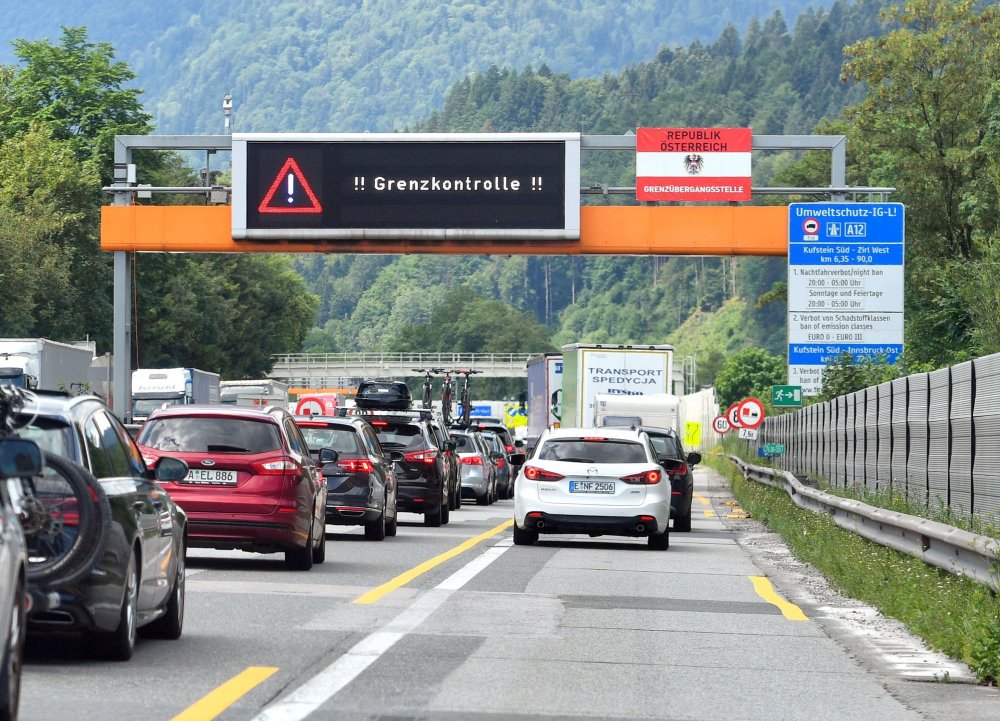 Austria introduce controale medicale punctuale la frontiera cu Italia - austria-1583702283.jpg
