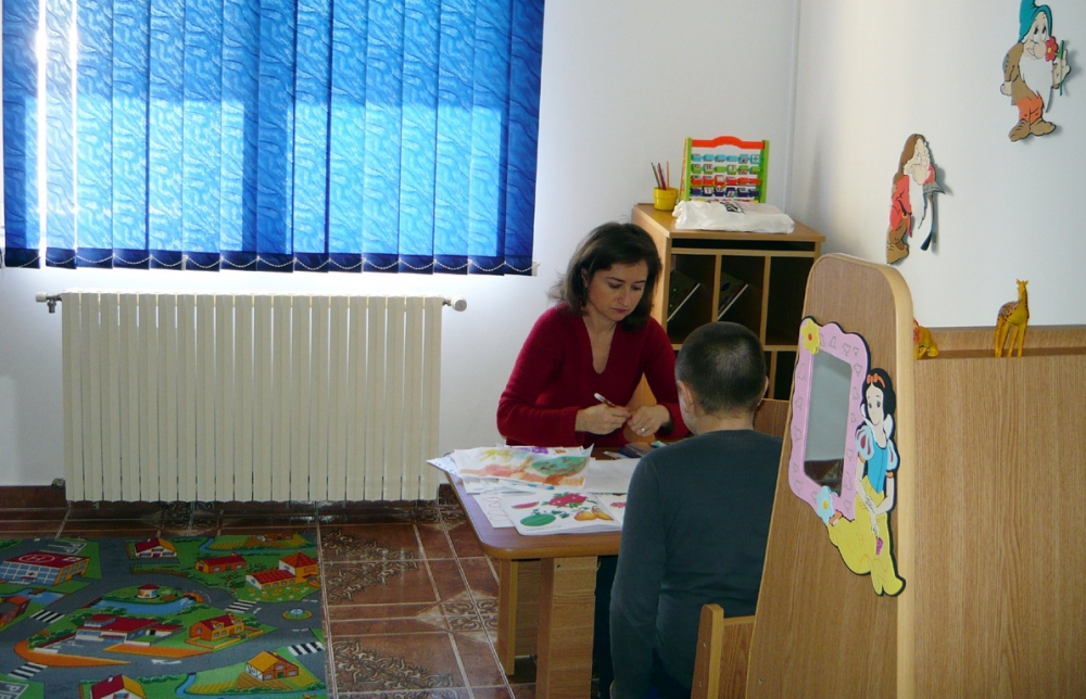Centru modern de autism, deschis la Constanța - autism-1361373927.jpg