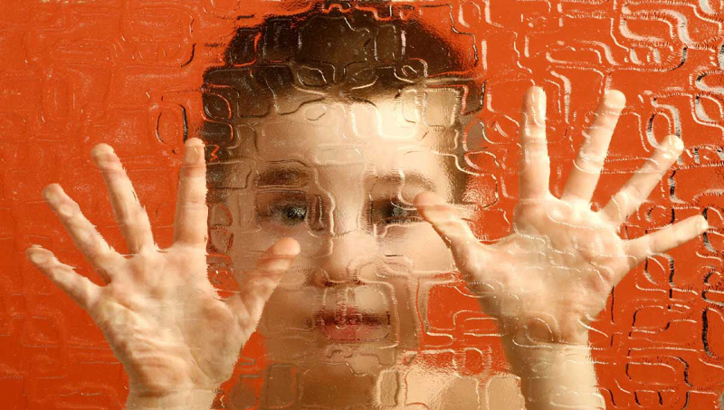 Cum să-i ținem pe copii departe de infracțiuni - autismulboalaizolarii1347907818-1358160675.jpg