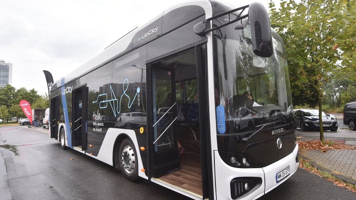 Șapte orașe din România vor primi 81 de autobuze electrice - autobuz-1639584009.jpg