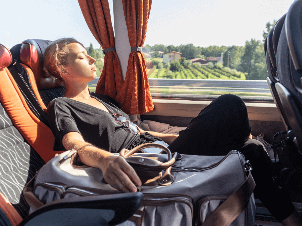 Cum călătoreşti de la Buzău la Bucureşti? - autobuz-bucau-bucuresti-1713184179.png