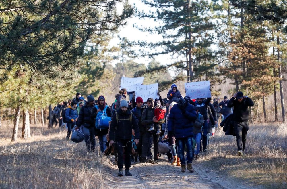 Autoritățile sârbe au îndepărtat migranții de la granița ungară - autoritatile-1581113091.jpg