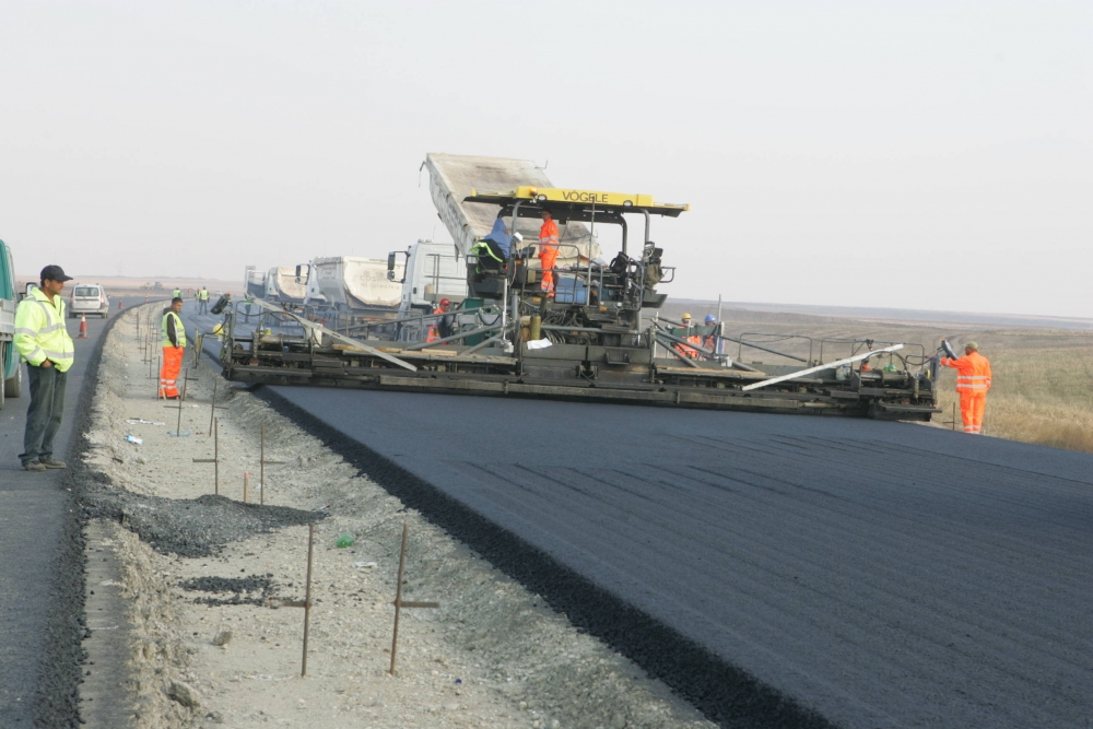 Câți kilometri de autostradă vor fi inaugurați în 2014 în România - autostrada078cd78ae563-1388751421.jpg