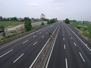 Bulgaria a modificat viteza maximă  pe autostrăzi. Vezi noile reglementări - autostradabulgaria-1340717689.jpg