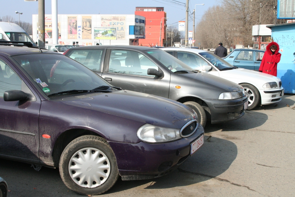 În funcție de ce criterii își aleg românii mașina - autovanzaremasini01003-1391095616.jpg