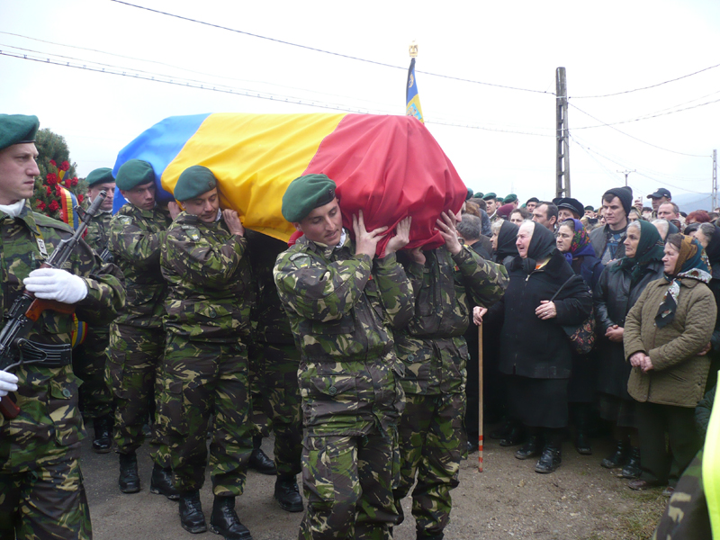 Căzuți la datorie! Doi militari români, uciși în Afganistan - avansati-1462718982.jpg
