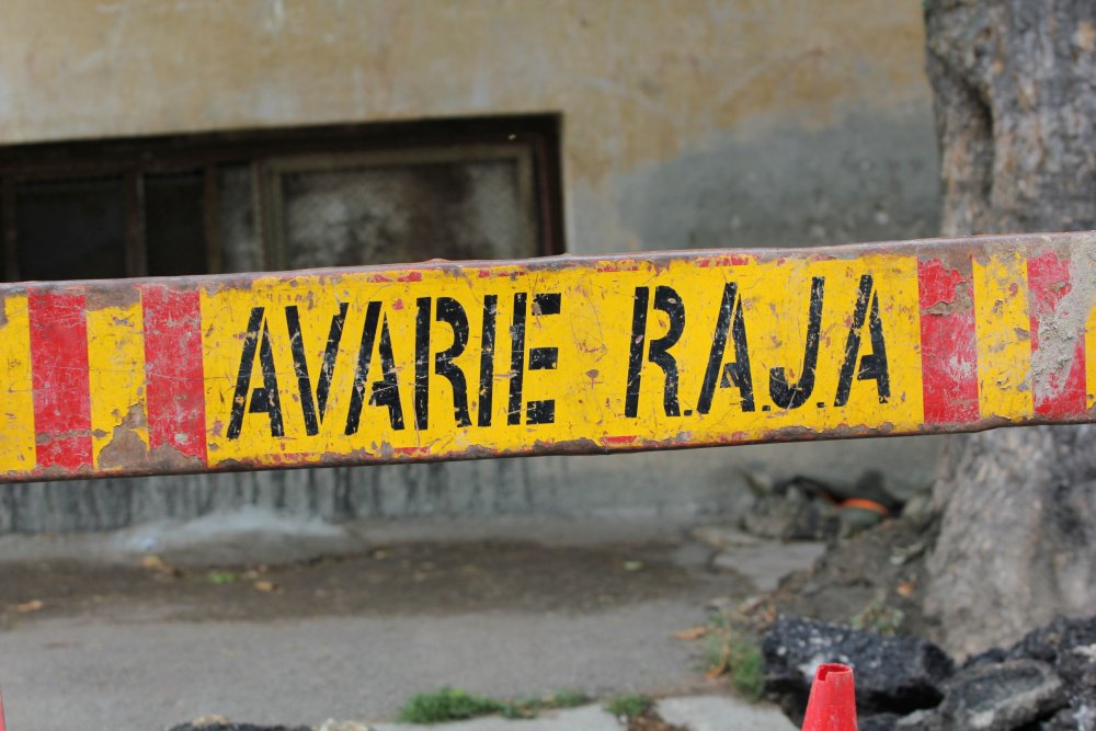 Avarie RAJA. Trafic îngreunat pe strada Cumpenei, din Constanța - avarielucrariraja1-1597732264.jpg