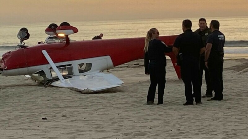 Un avion de mici dimensiuni s-a prăbușit pe o plajă din California - avi-1671865263.jpg