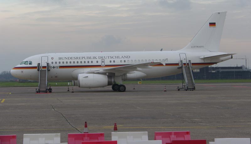 Iranul a cumpărat avionul cancelarului Angela Merkel - avion-1321974763.jpg