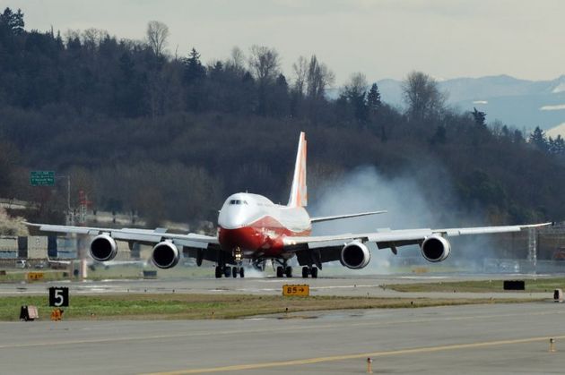 Avion evacuat, aeroportul din Glasgow închis - avion-1350681676.jpg