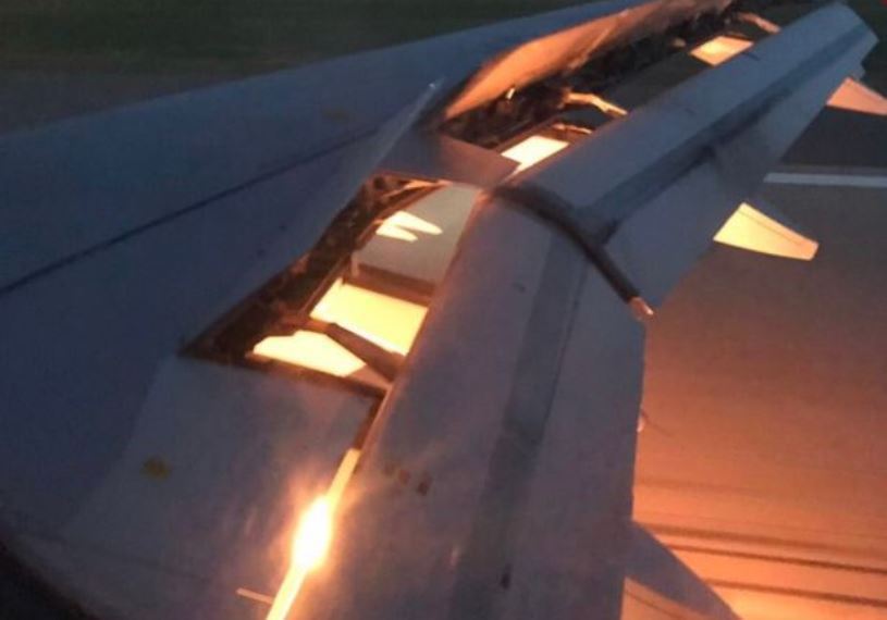 Avionul care transporta o echipă de la Cupa Mondială a luat foc în aer - avion-1529354128.jpg