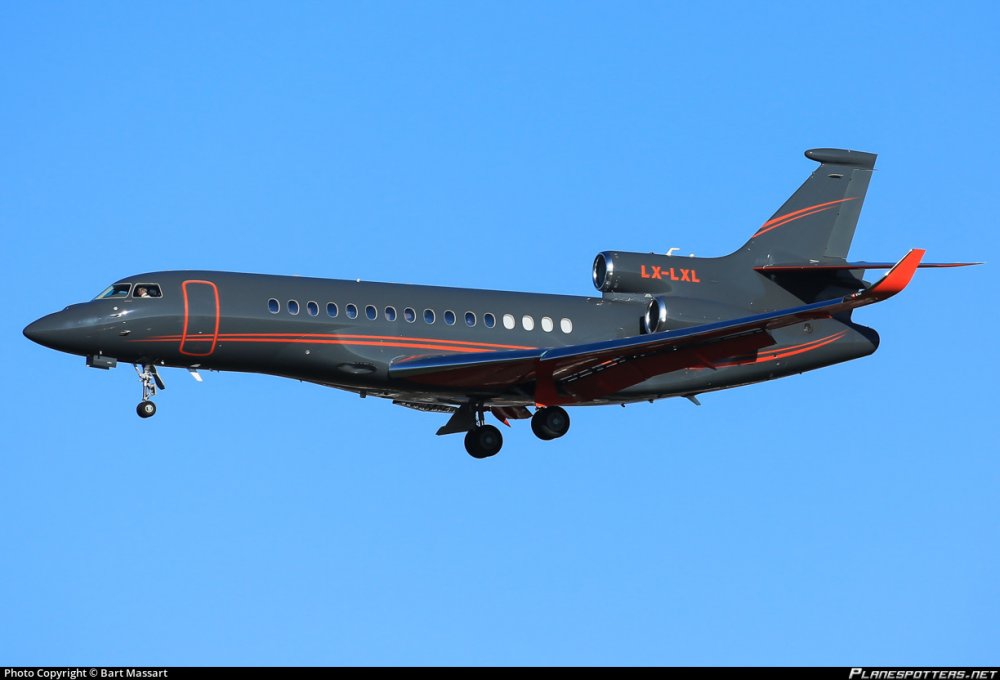 Klaus Iohannis a zburat la New York cu un avion privat de tip Dassault Falcon 8X - avion-1632152472.jpg