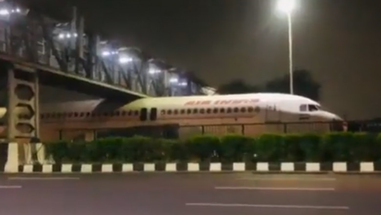 Un avion Air India a rămas blocat sub un pod în timp ce era transportat - avion-1633425777.jpg