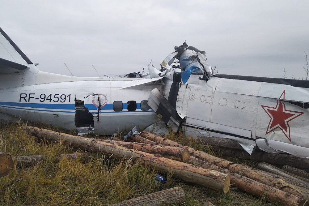 Tragedie aviatică în Rusia: Un avion cu 23 de persoane la bord s-a prăbușit, 16 oameni au murit - avion-1633858203.jpg