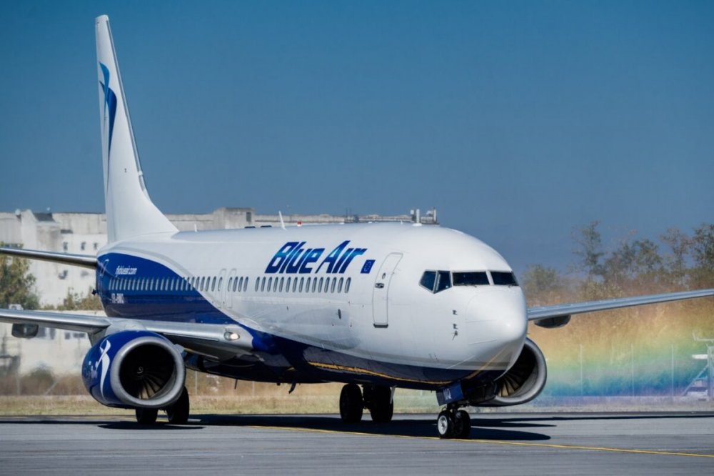 Angajații Blue Air au fost anunțați că zborurile nu vor fi reluate mai devreme de 60 de zile - avion-1665676469.jpg