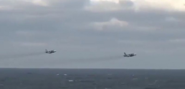 VIDEO / Avioane ruse, filmate când se aflau într-o apropiere periculoasă de un distrugător american, în Marea Neagră - avion2-1488557721.jpg