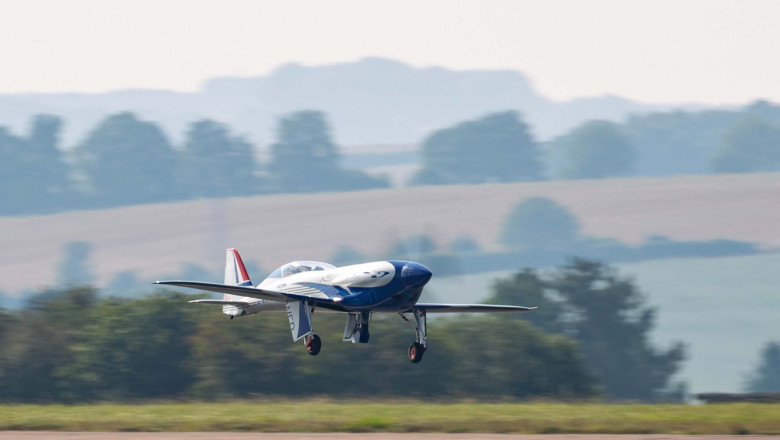 Avionul electric al companiei Rolls-Royce a bătut recordul de viteză a aeronavelor cu baterii - avionelectric-1637507333.jpg
