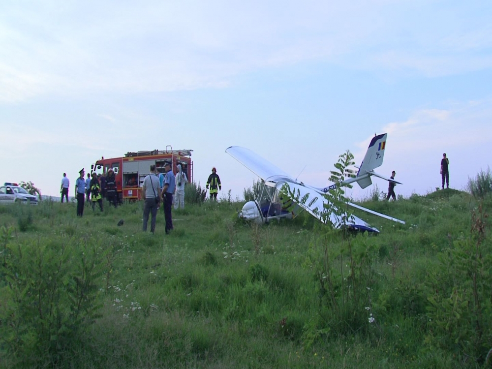 Zece morți după prăbușirea unui avion în Belgia - avionprabusit2-1382196444.jpg