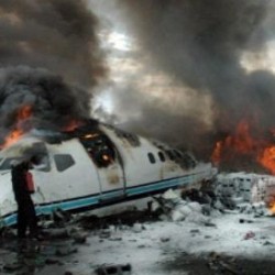 Un avion IAR 99 Șoim s-a prăbușit astăzi la Craiova. Un comandor a murit, iar instructorul este rănit - avionprabusitghimpele250x250-1345721214.jpg