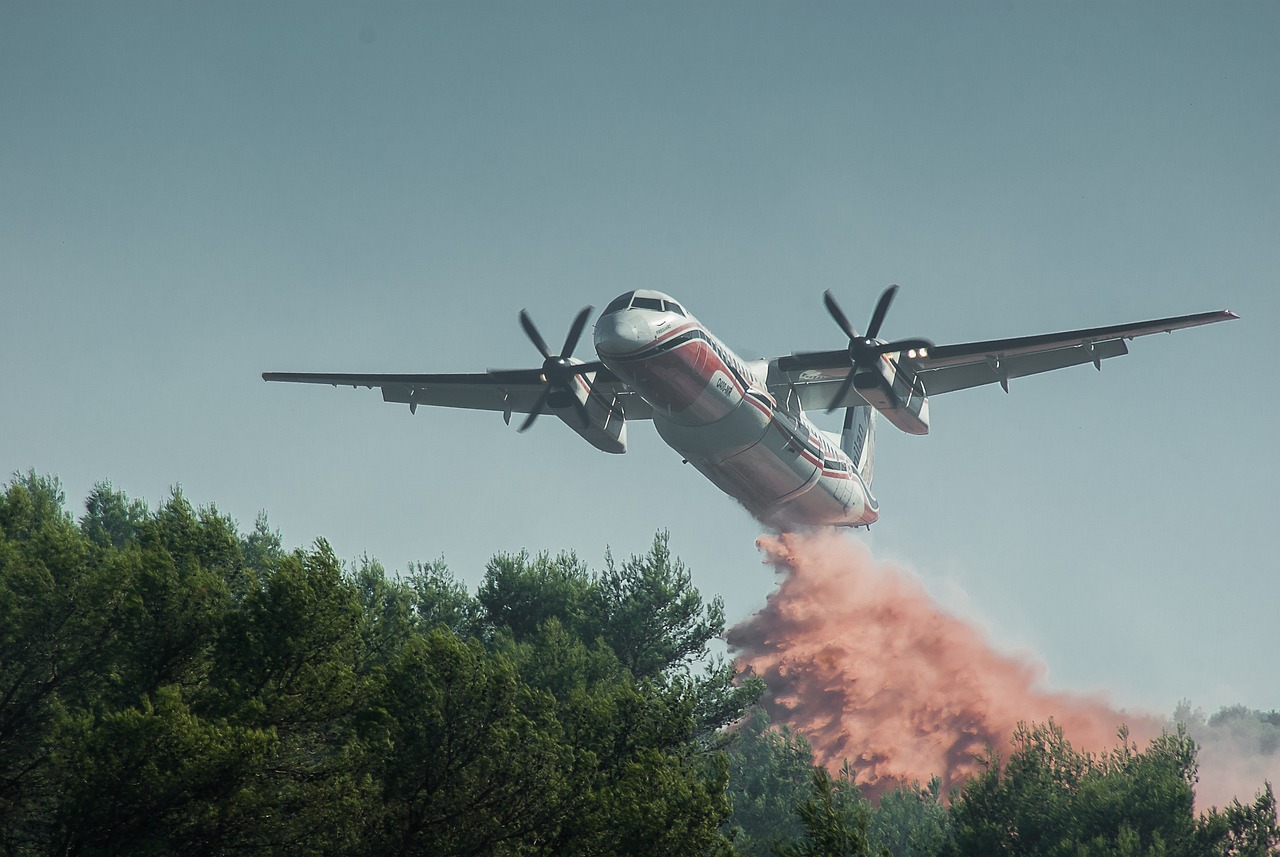 Comisia Europeană alocă 600 de milioane de euro pentru achiziţionarea a 12 avioane de stingere a incendiilor - avionstingereincendii-1711389141.jpg