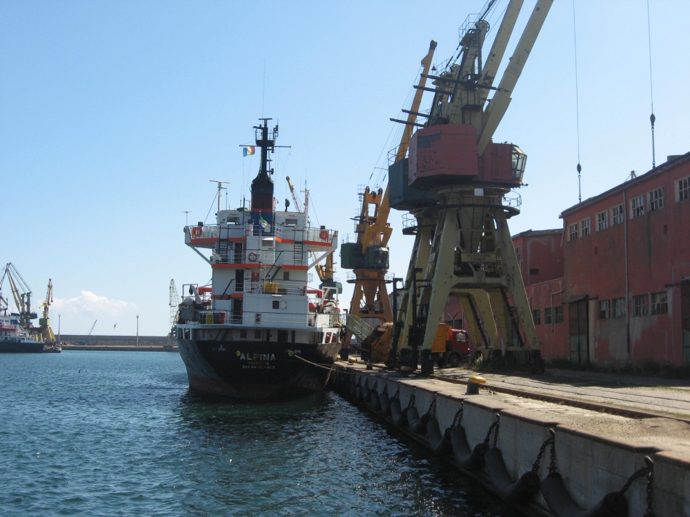 61 de nave sosesc în porturile românești - avizari-1400573943.jpg
