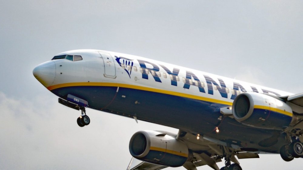 Un avion Ryanair care a decolat de la Bucureşti a aterizat de urgenţă la Budapesta, în această seară - avvion-1672165885.jpg