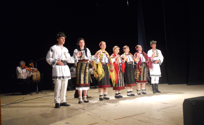 Festival folcloric de tradiție, la Mangalia - axia-1471957227.jpg