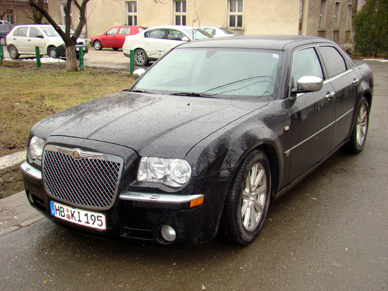 Chrysler furat din Germania, găsit  la Constanța - b2024d4f1f0a55147063872fb62fc8ac.jpg