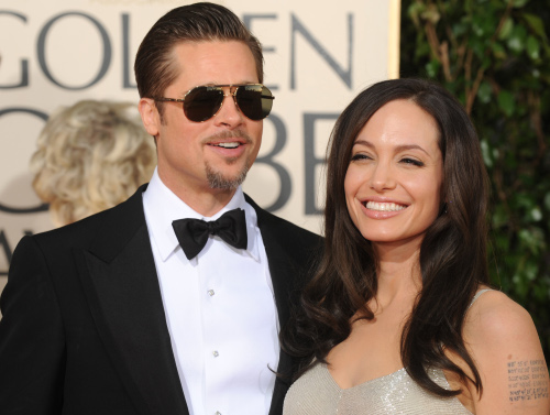 Angelina Jolie și Brad Pitt se pregătesc de nuntă - ba-1310708965.jpg