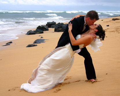 Cine se mai căsătorește azi în România - bahamaswedding-1336720827.jpg