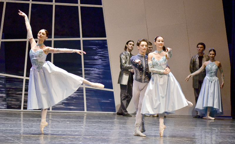 Artiștii Teatrului de Operă vor onora turneele - balerinii-1423588884.jpg