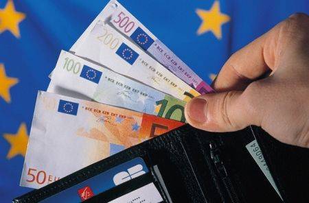 Privații dau lecții statului  cum să organizeze licitațiile pe bani europeni - bani-1311228922.jpg