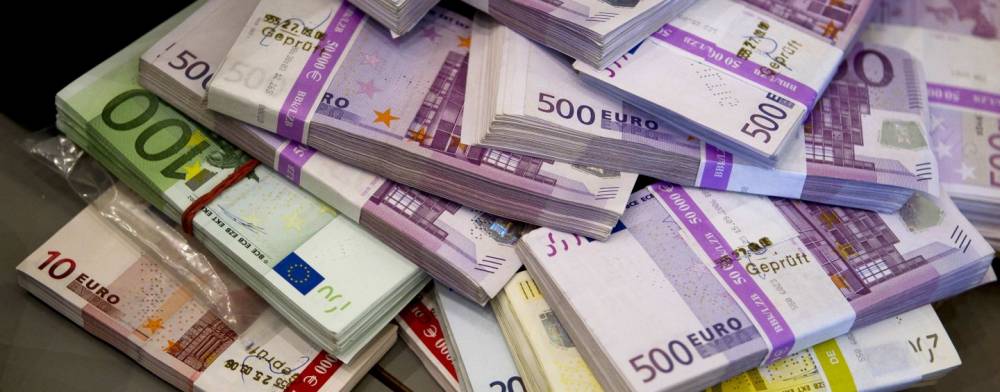Curs valutar / Euro a cedat 0,19% în lupta cu leul - bani-1487698064.jpg