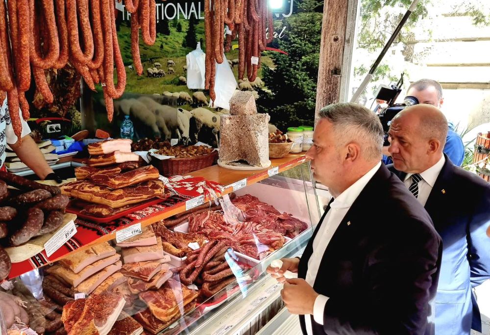 Ministrul Agriculturii: Porcul nu trebuie interzis şi nu se va interzice niciodată în România - barbumezeluri2-1701615165.jpg