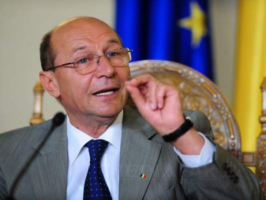 Băsescu: Dezbaterea privind acordul UE trebuie depolitizată, altfel riscăm decredibilizarea - basescu-1323878944.jpg