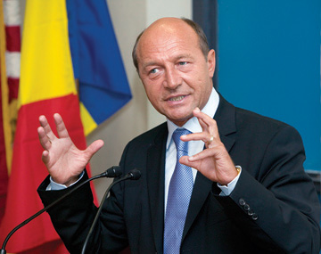 Președintele Traian Băsescu se va întâlni mâine cu secretarul general al NATO - basescu-1327851086.jpg