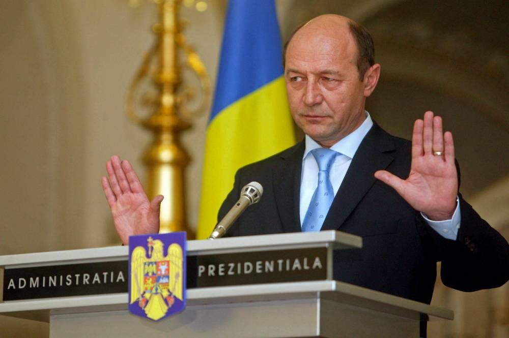 Traian Băsescu, pus sub urmărire penală pentru spălare de bani - basescu-1462537605.jpg