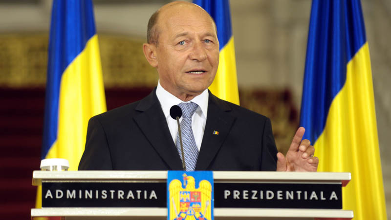 Băsescu a promulgat legile de amnistiere fiscală a bugetarilor - basescuapromulgat-1411493533.jpg