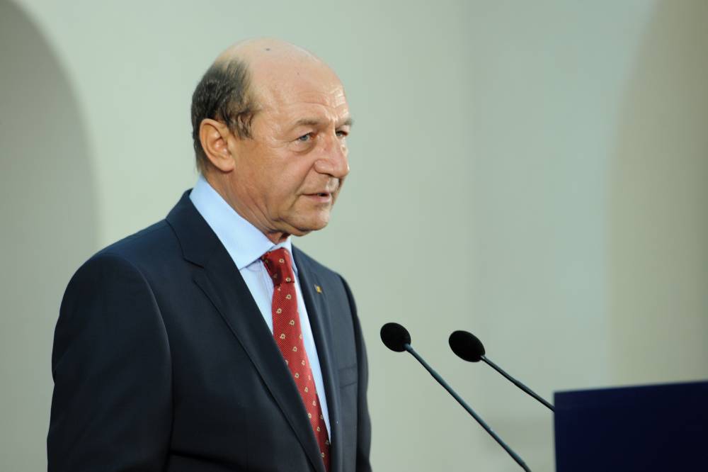 Traian Băsescu rămâne cu cetățenia moldovenească. Decretul lui Dodon a fost suspendat - basesculacotroceni-1490098760.jpg