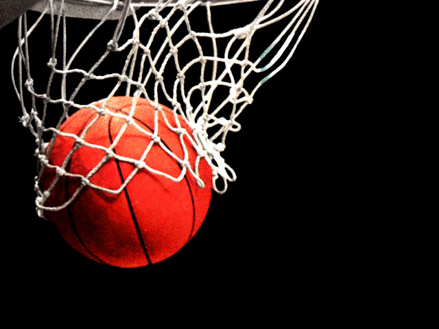 BC Farul, două înfrângeri în play-off-ul Ligii Naționale - basketball2-1366011638.jpg