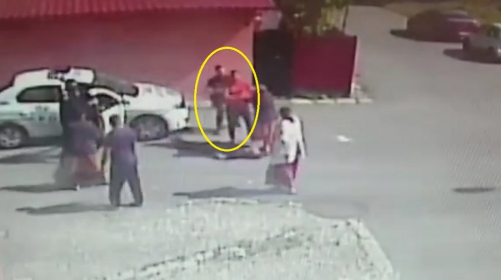 VIDEO / Bătăuș pus la pământ dintr-o singură mișcare de un polițist, la Constanța - bataie-1591449066.jpg