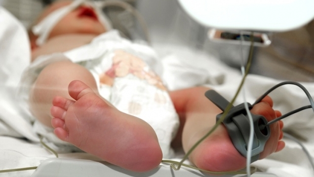Guvern: Corpul de control nu a identificat cauza îmbolnăvirilor la copiii din Argeș - bebespital08211000-1464260192.jpg